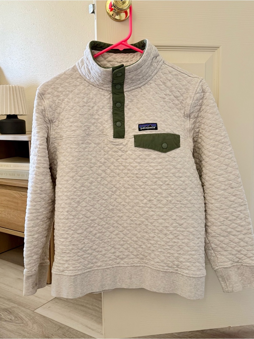 Patagonia Quilted Cowl Pullover in Light Gray with Olive Trim